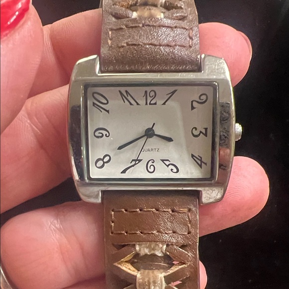 Bundle of 4 Vintage Watches with Bonus Bracelet - Picture 9 of 11